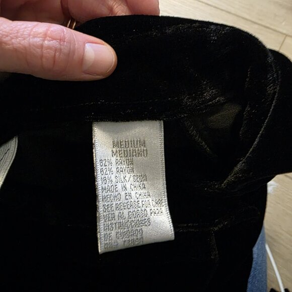 VTG Jacqueline Ferrar Black Velvet Velour Long Sleeve Collar Button Shirt Sz Med - Picture 8 of 9